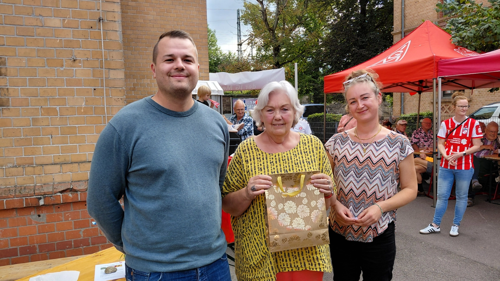 Gewinnerin der Tombola
