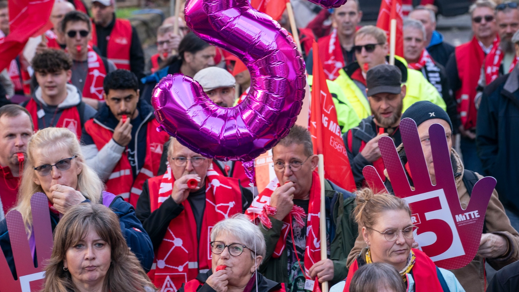 Tarifverhandlungen 2. Runde Bezirk Mitte in Eisenach am 28.10.2026. Foto Frank Rumpenhorst
